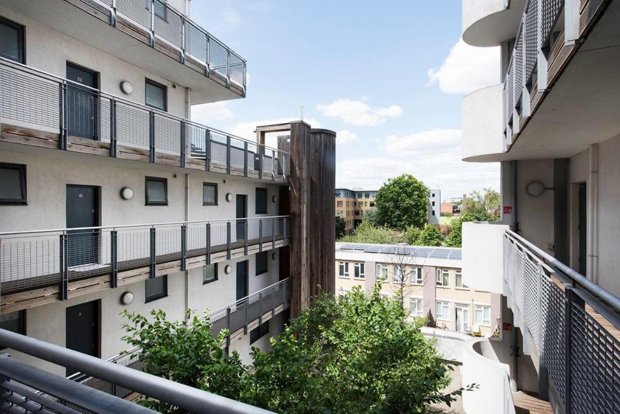 Stylish 2 Bedroom Flat With Balcony In London Exterior foto